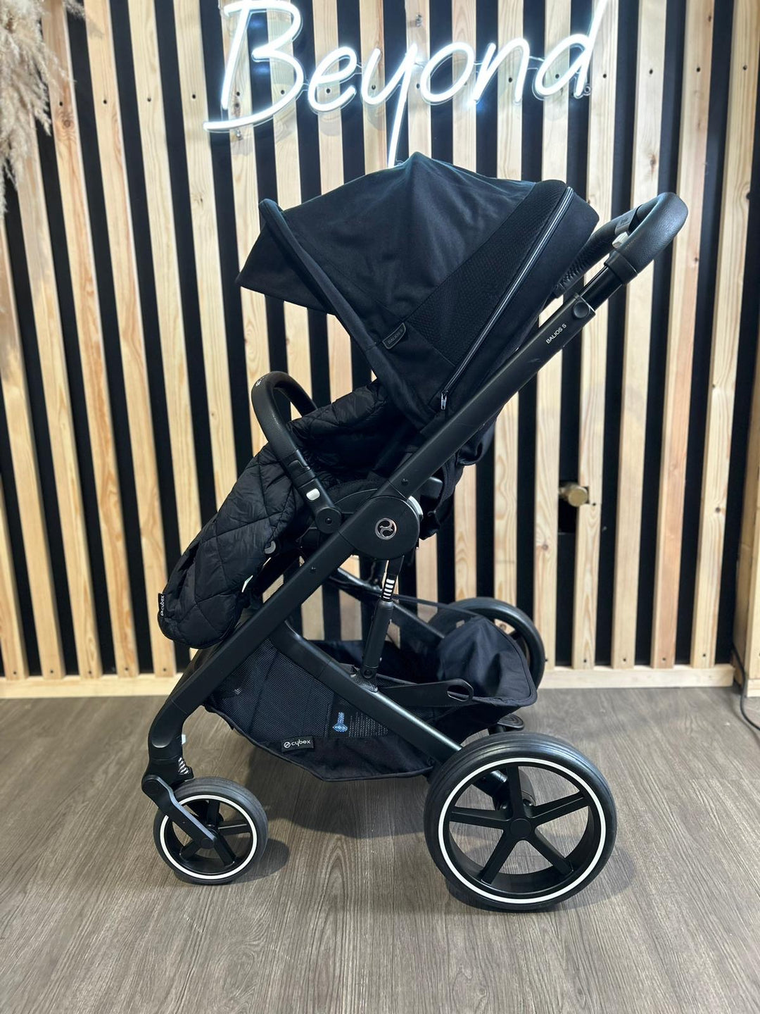 PRE LOVED Cybex Balios S Lux Pram, Pushchair + Accessories - Black