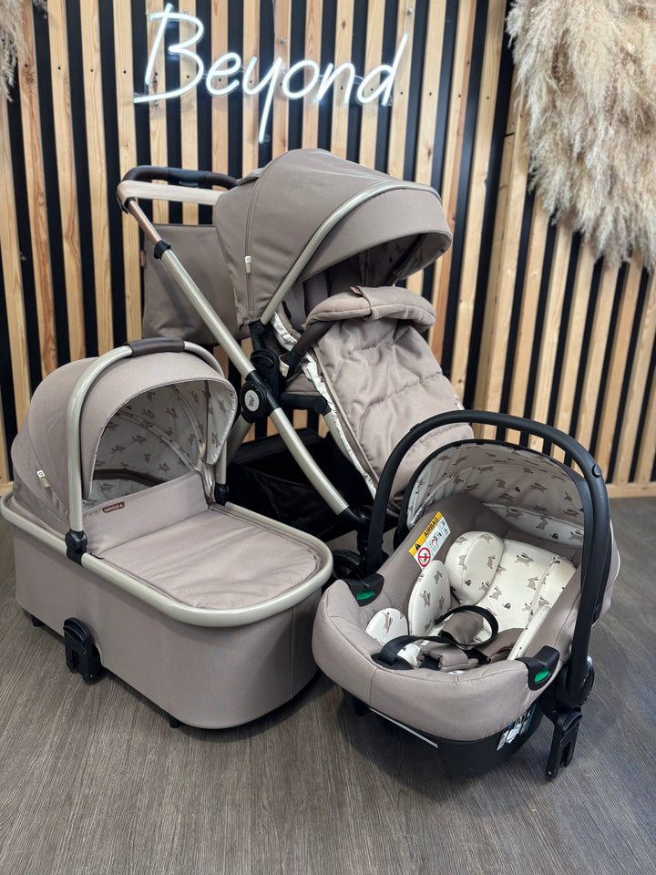 PRE LOVED Cosatto Giggle 4 Car Seat Bundle + Accessory Pack - Lollop