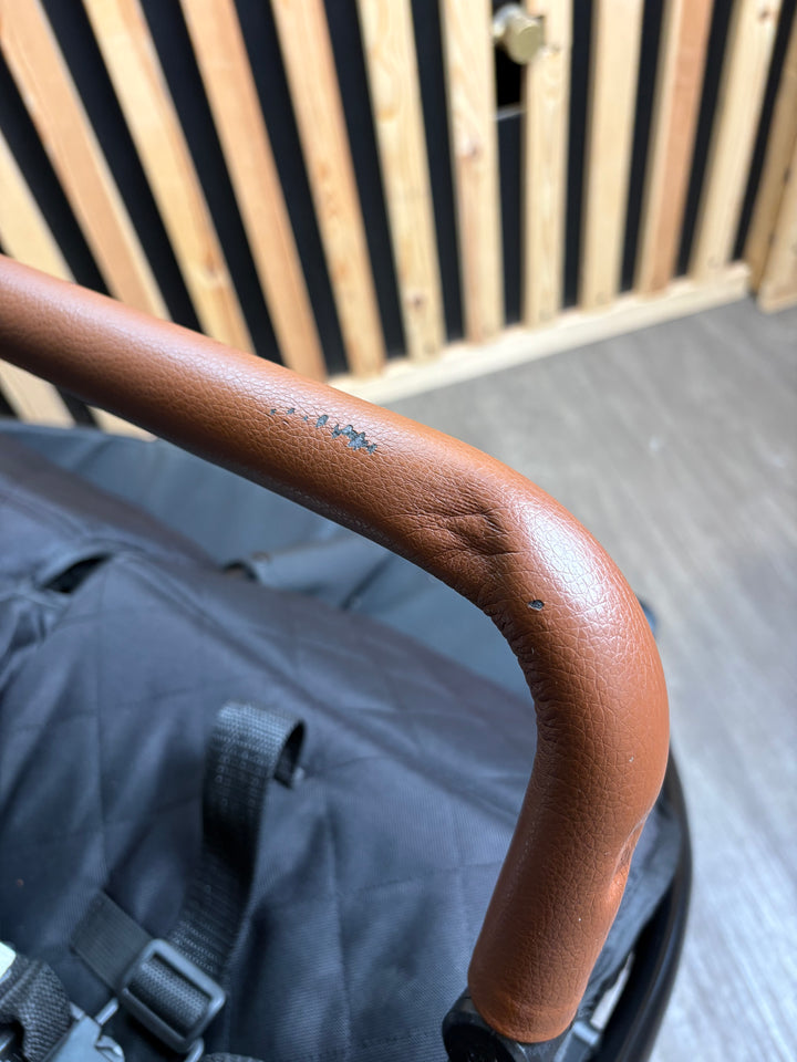 PRE LOVED Ickle Bubba Venus Double Stroller - Black