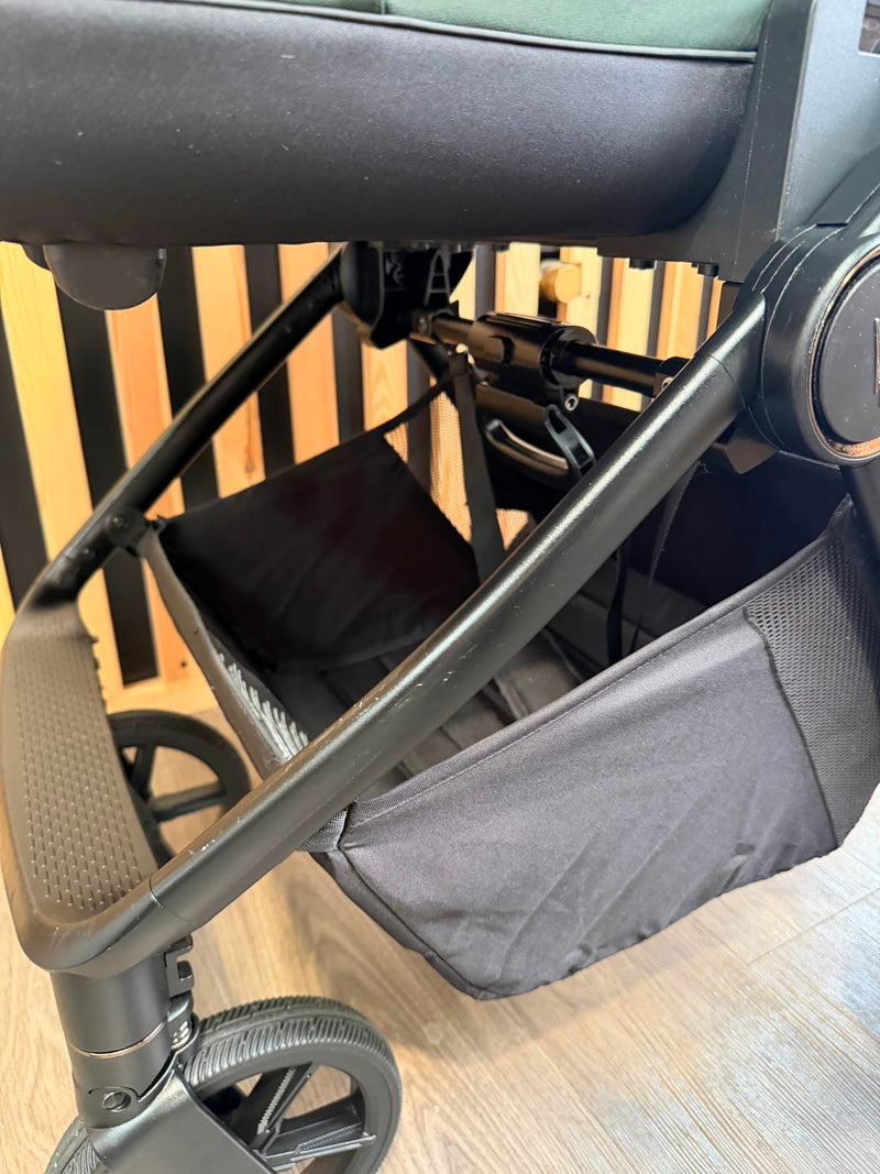 PRE LOVED Venicci Claro 2-in-1 Travel System - Forest