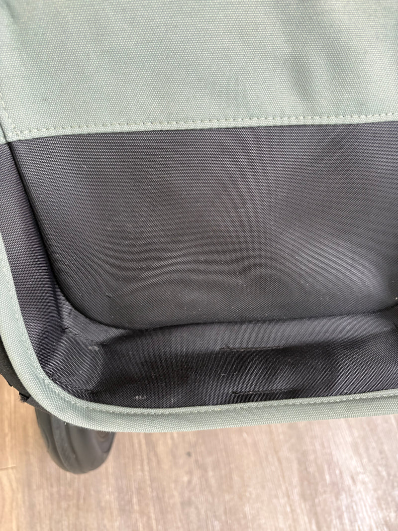 PRE LOVED Bugaboo Donkey5 Twin Bundle - Forest Green