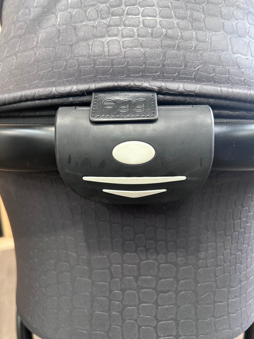 PRE LOVED egg2 Travel System - Jurassic Gold