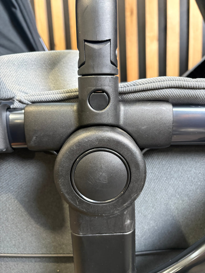 PRE LOVED iCandy Peach 7 Double Pushchair Bundle - Phantom/Dark Grey