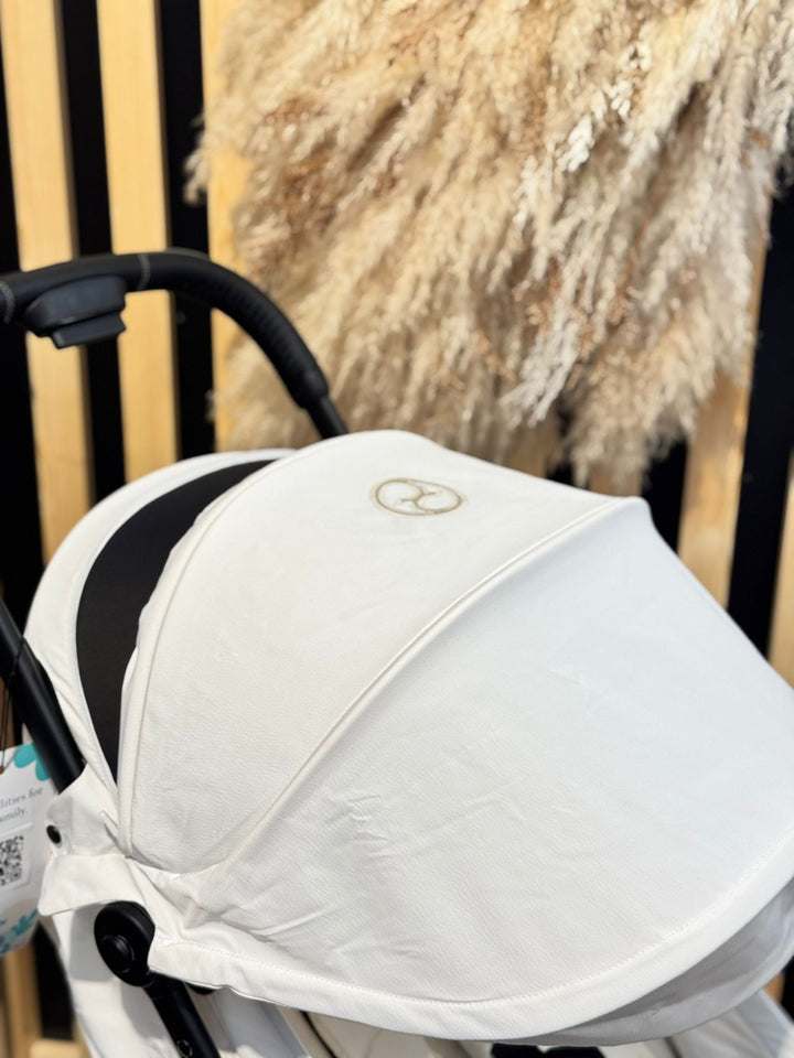 EX DISPLAY Cybex Coya - Off White/Matt Black