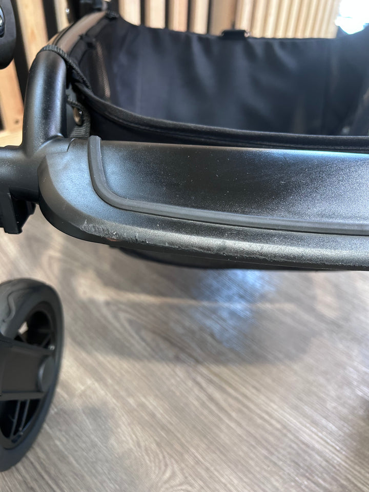 PRE LOVED Silver Cross Coast Travel System - Flint