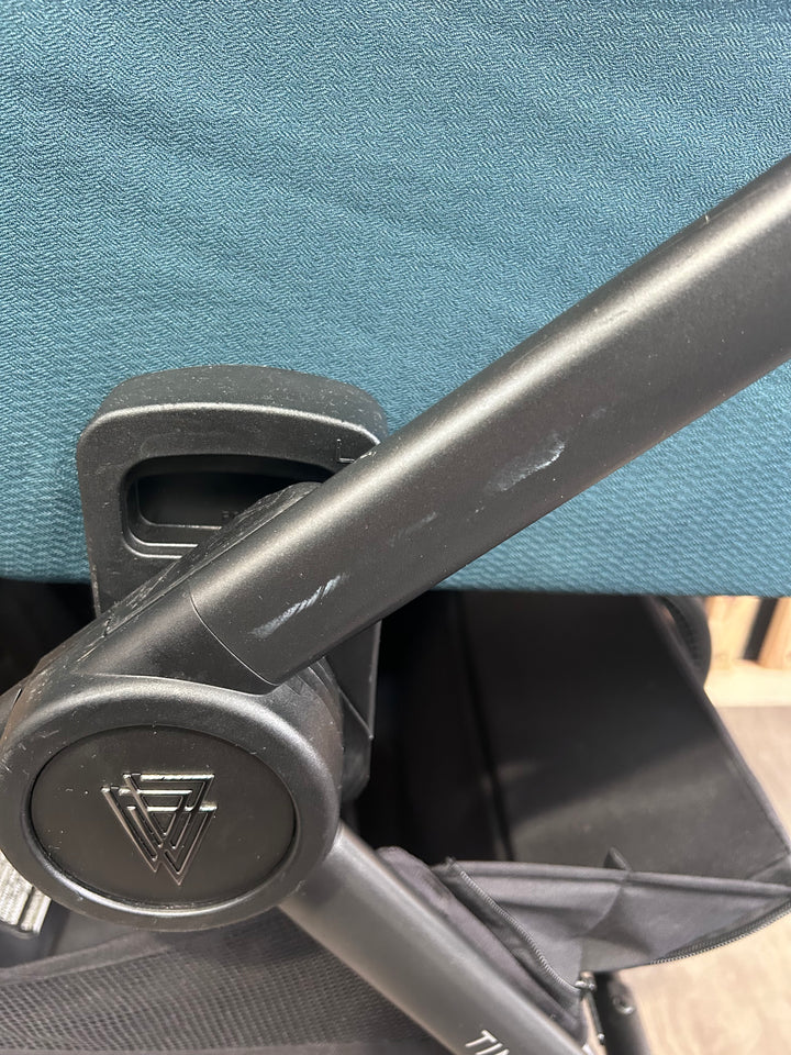 PRE LOVED Venicci Tinum 2.0 Special Edition Travel System - Teal Bay