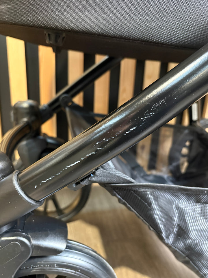 EX DISPLAY Venicci Genesis Pram + Pushchair - Olive
