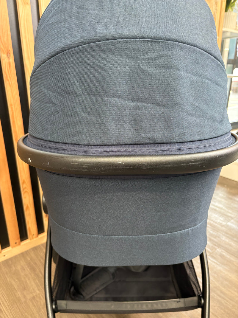PRE LOVED Venicci Tinum Edge 2-in-1 Travel System - Ocean