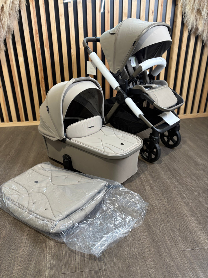 EX DISPLAY Venicci Upline2 Pushchair + Carrycot - Taupe
