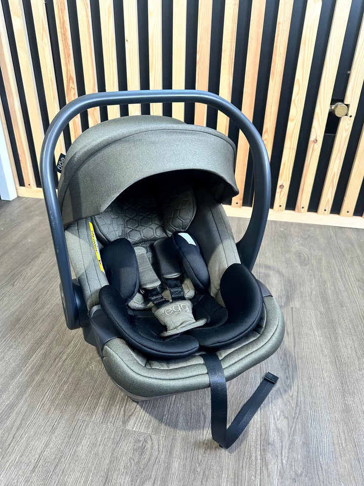 PRE LOVED egg Shell Car Seat - Hunter Green