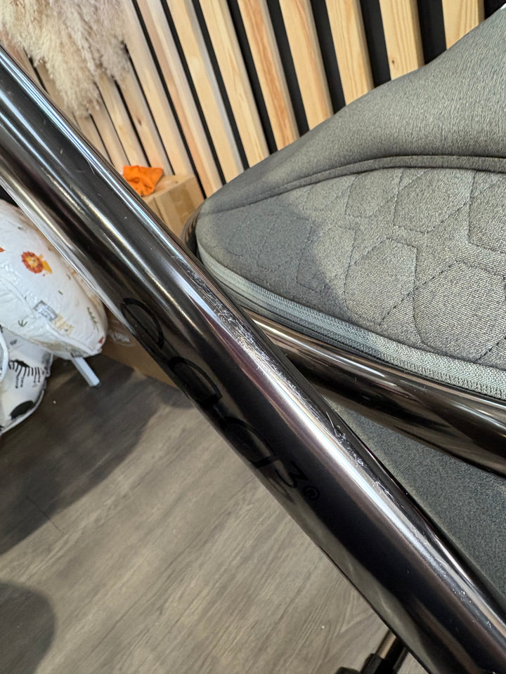 PRE LOVED egg3 Travel System - Hunter Green