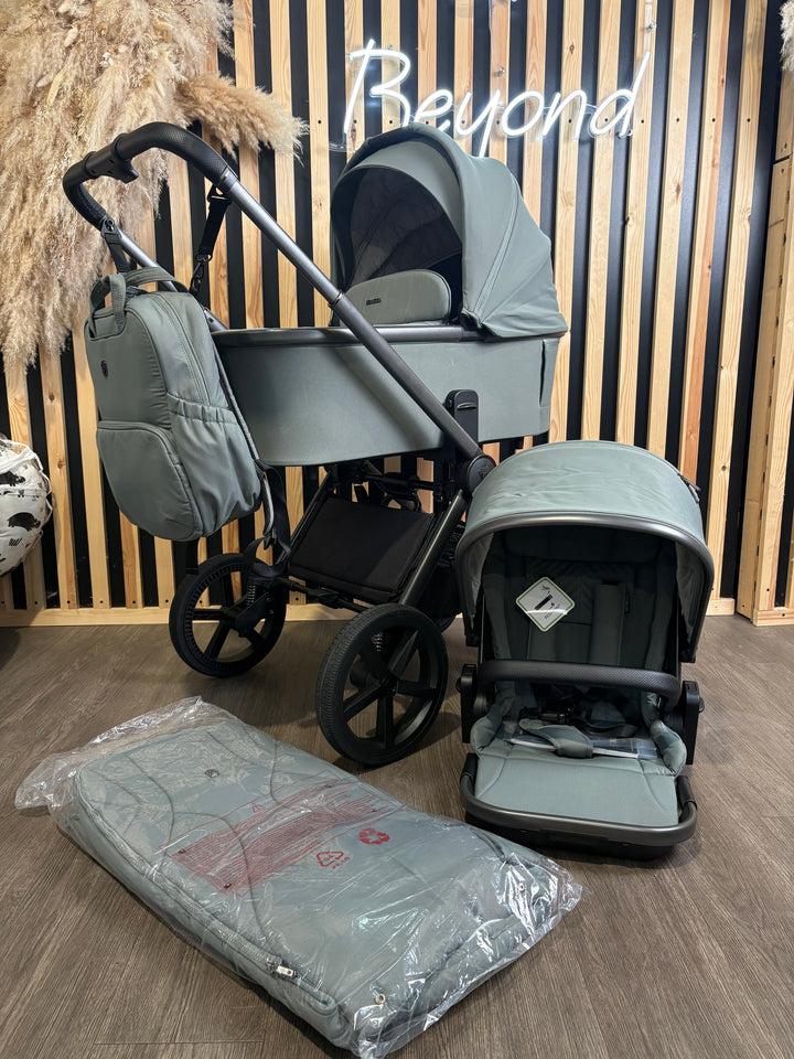 EX DISPLAY Venicci Upline2 3-in-1 Travel System - Aloe