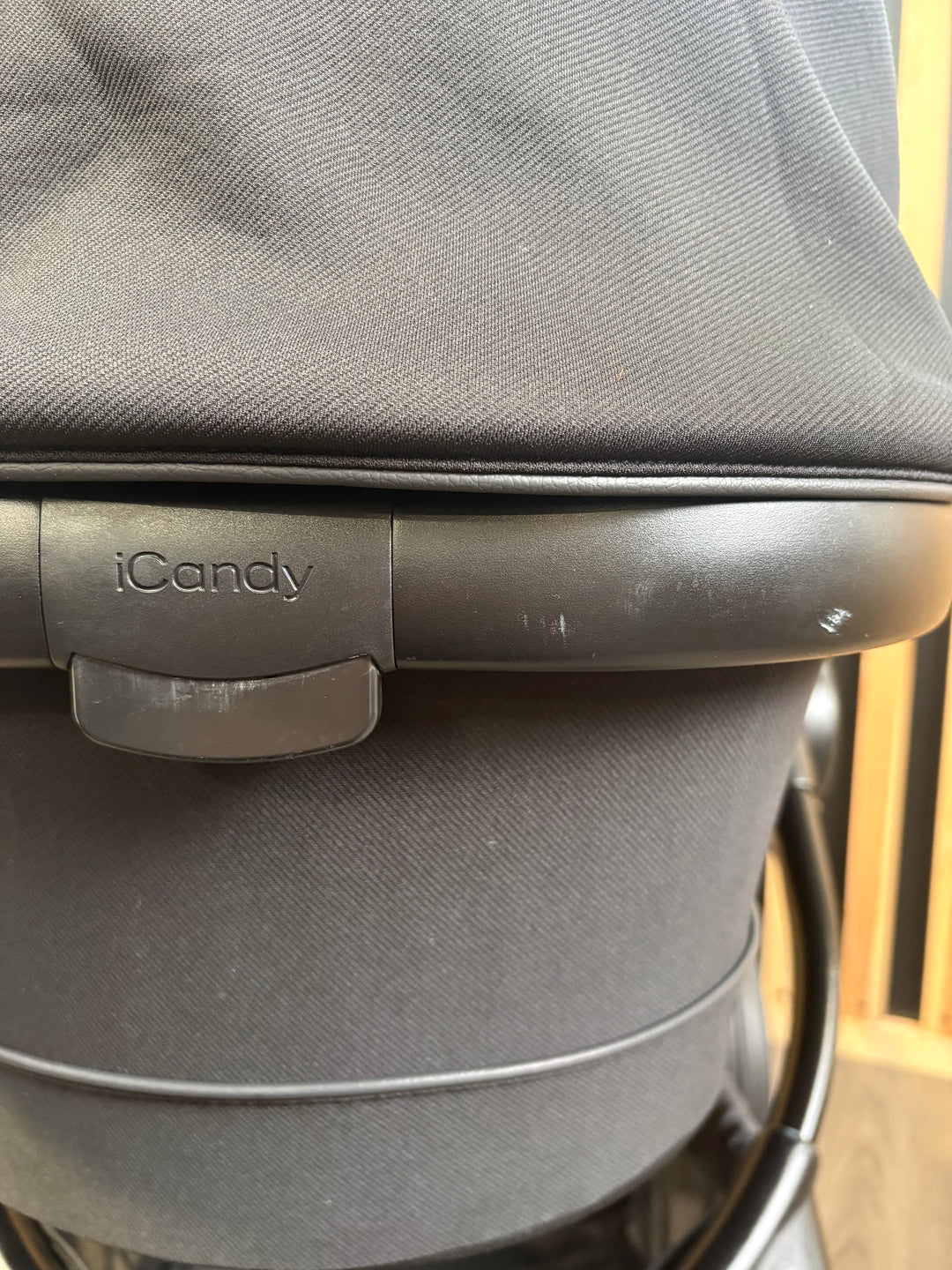 EX DISPLAY iCandy Peach 7 Travel System - Jet Black