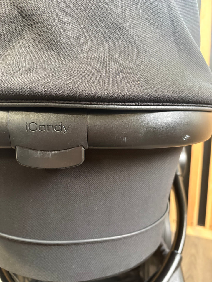 EX DISPLAY iCandy Peach 7 Travel System - Jet Black