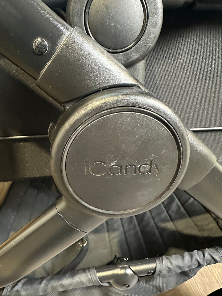 PRE LOVED iCandy Peach 7 Travel System - Jet/Black