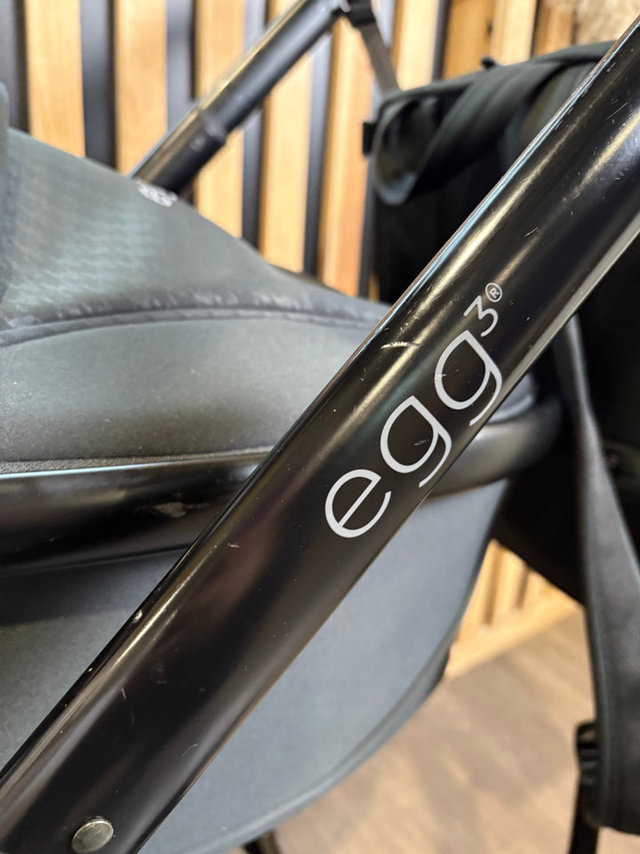 PRE LOVED egg3 Travel System - Houndstooth Black