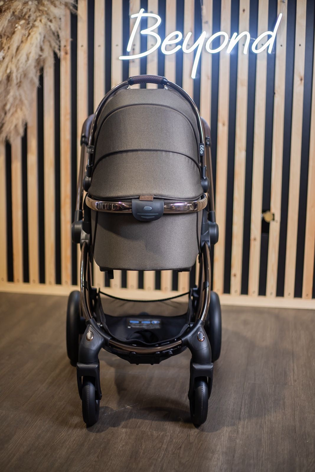 EX DISPLAY egg3 Pram & Pushchair - Mink