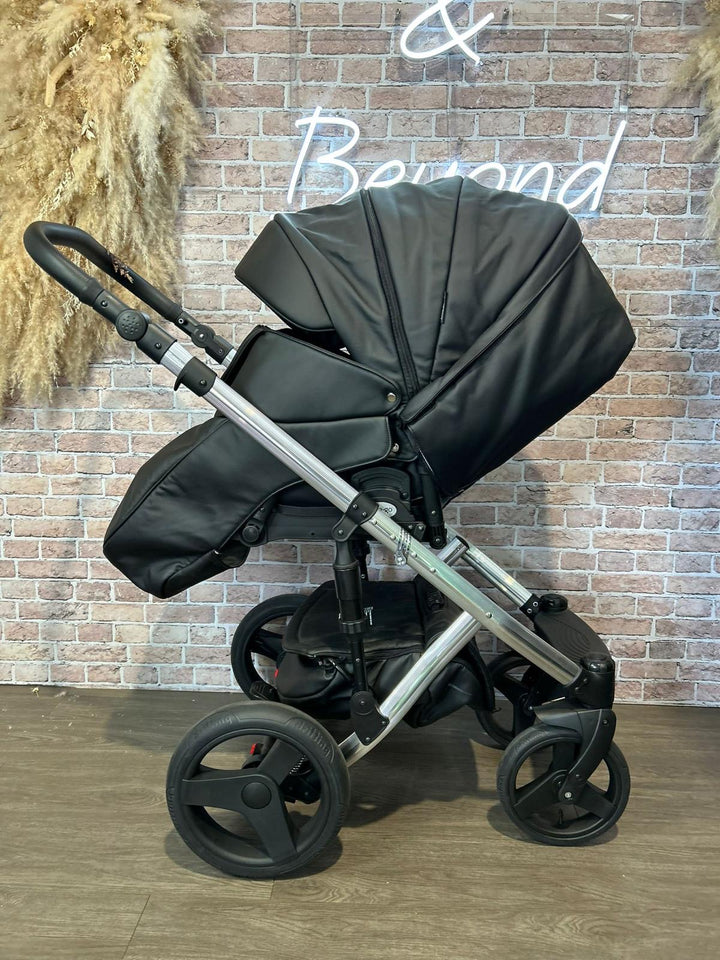 EX DISPLAY Mee-Go Milano Special Edition 3 in 1 Travel System - Ebony