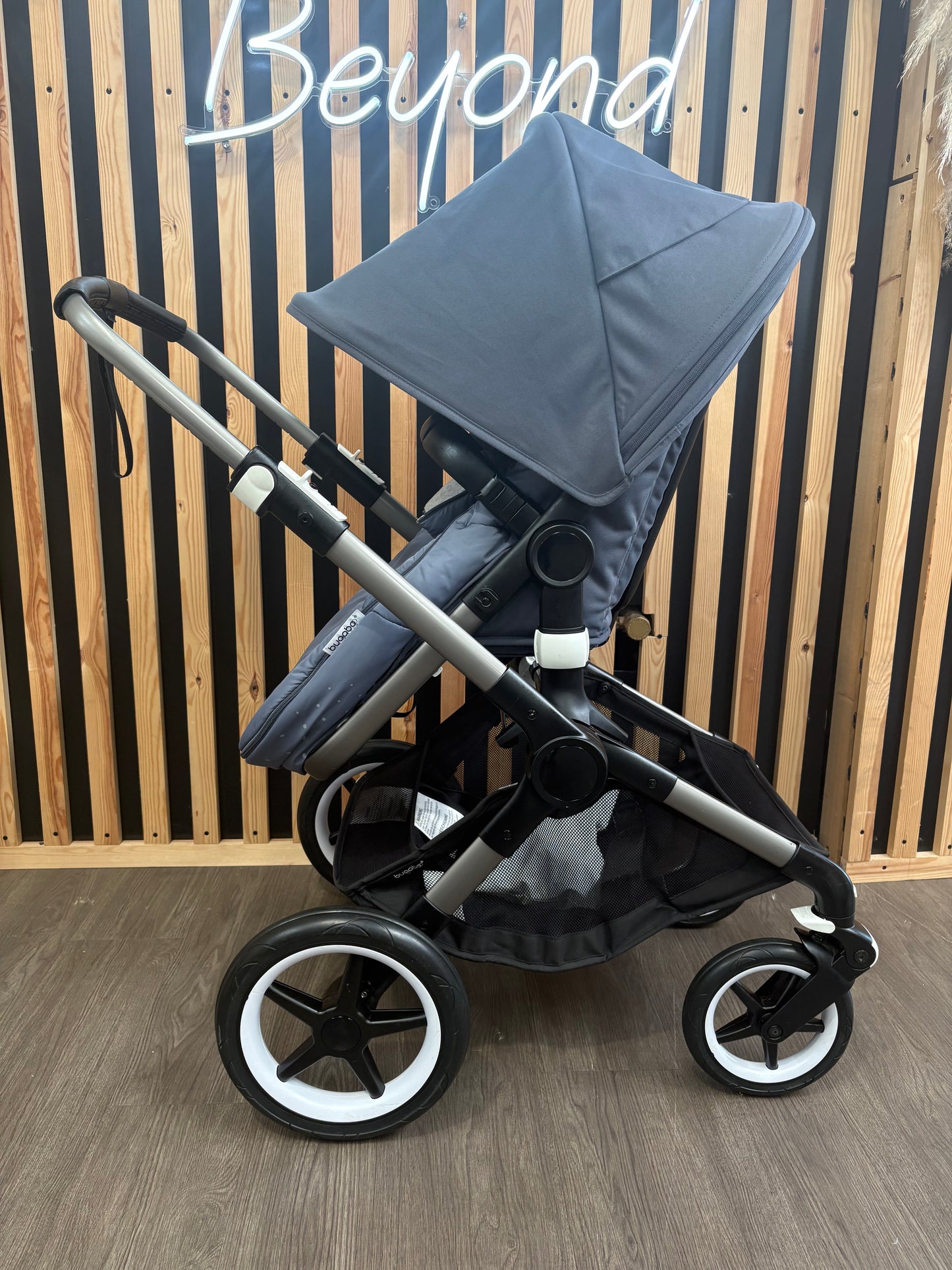 PRE LOVED Bugaboo Fox3 2-in-1 Travel System - Stormy Blue