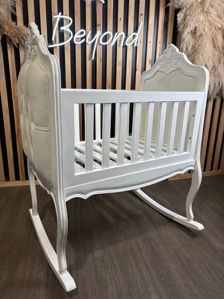 PRE LOVED Ling Lux Cradle - White