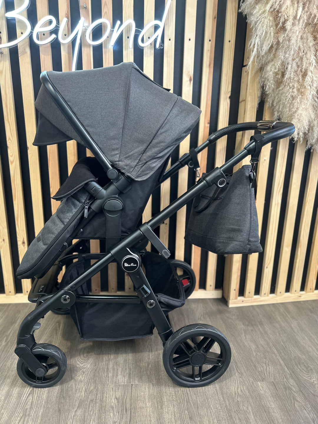 PRE LOVED Silver Cross Coast Travel System - Flint