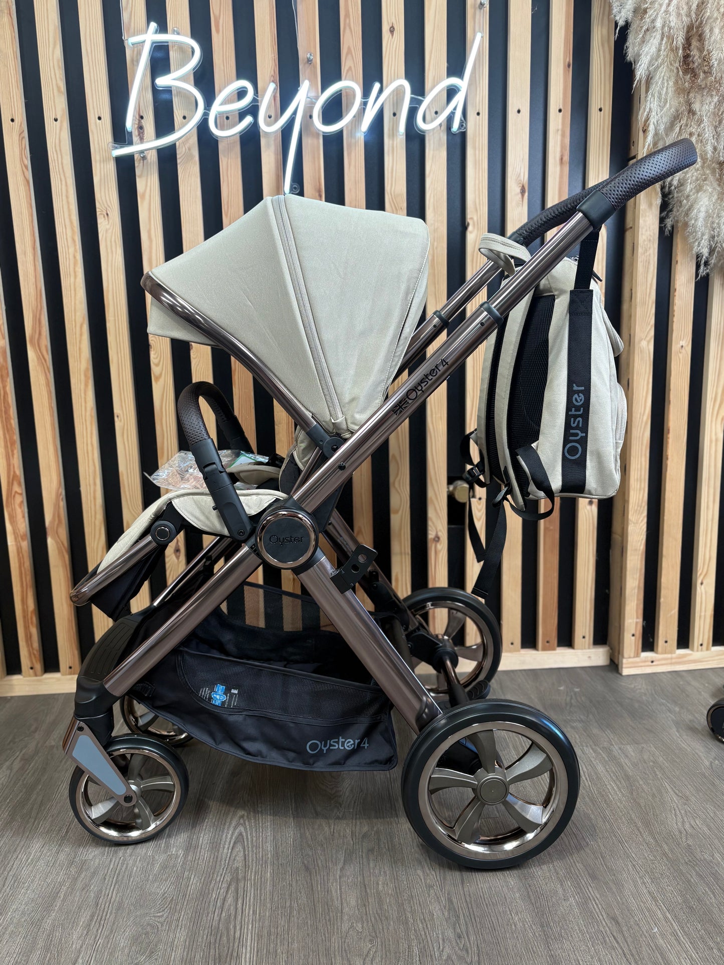 PRE LOVED Babystyle Oyster4 2-in-1 Travel System - Buttermilk