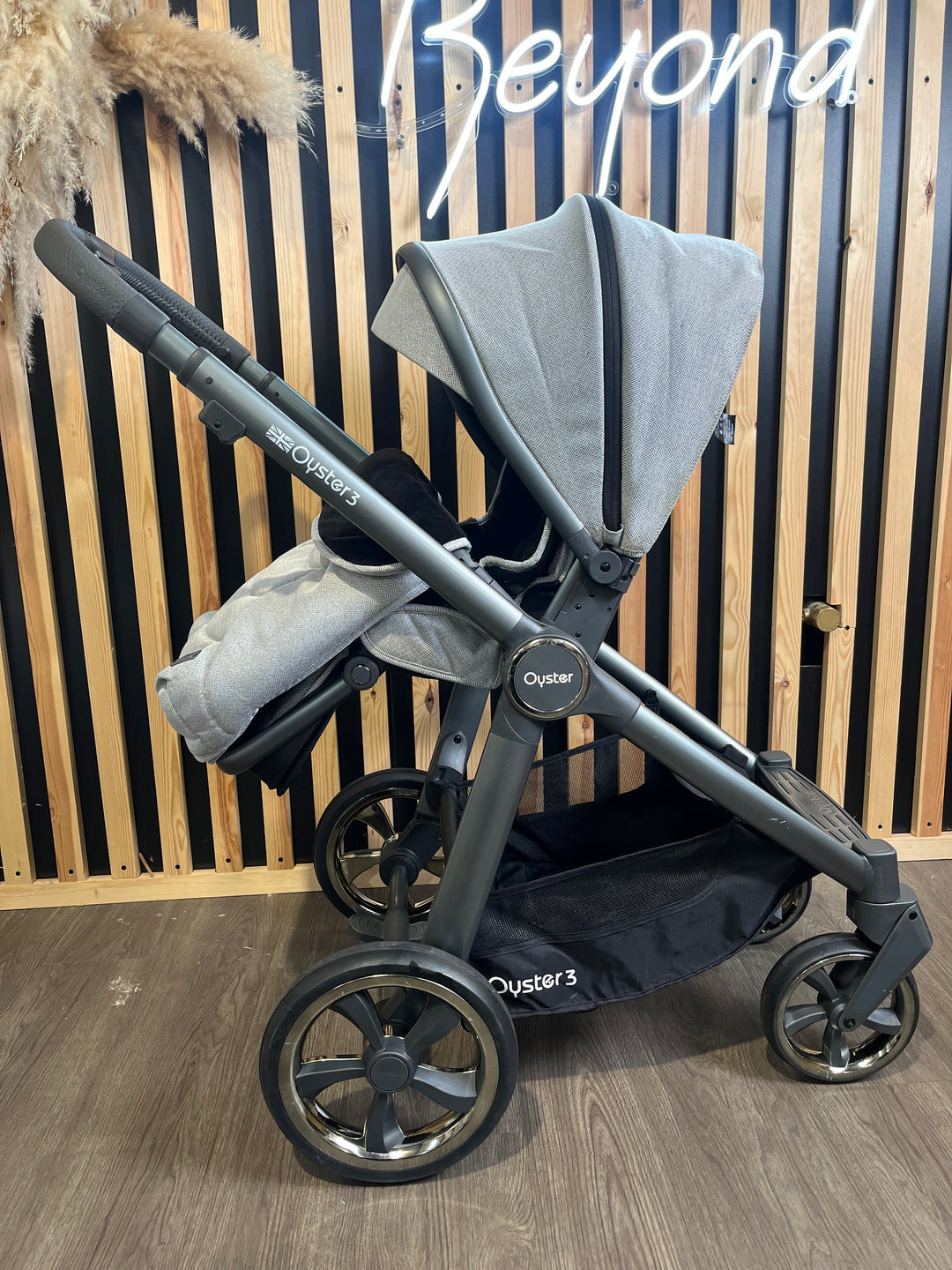 PRE LOVED Oyster3 Pram + Pushchair - Tonic
