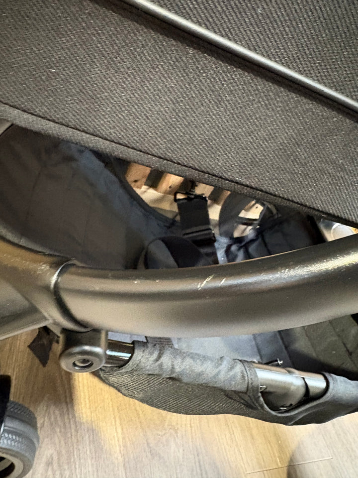 PRE LOVED iCandy Peach 7 Travel System - Jet/Black