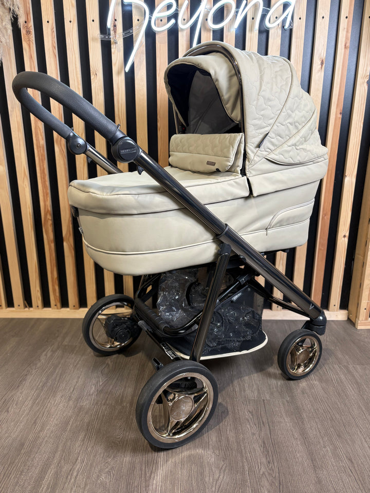 PRE LOVED Bebecar V-Pack 2-in-1 Travel System - Latte
