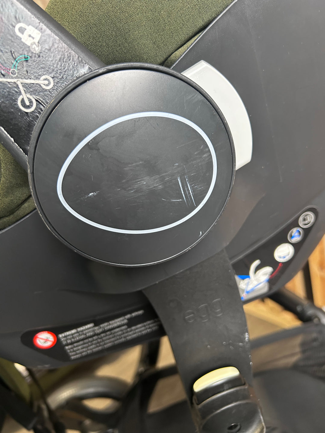 PRE LOVED egg2 Travel System - Olive