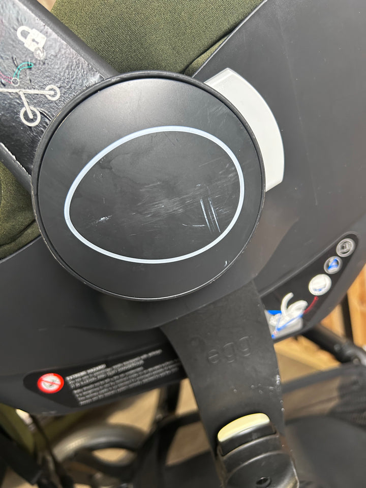 PRE LOVED egg2 Travel System - Olive