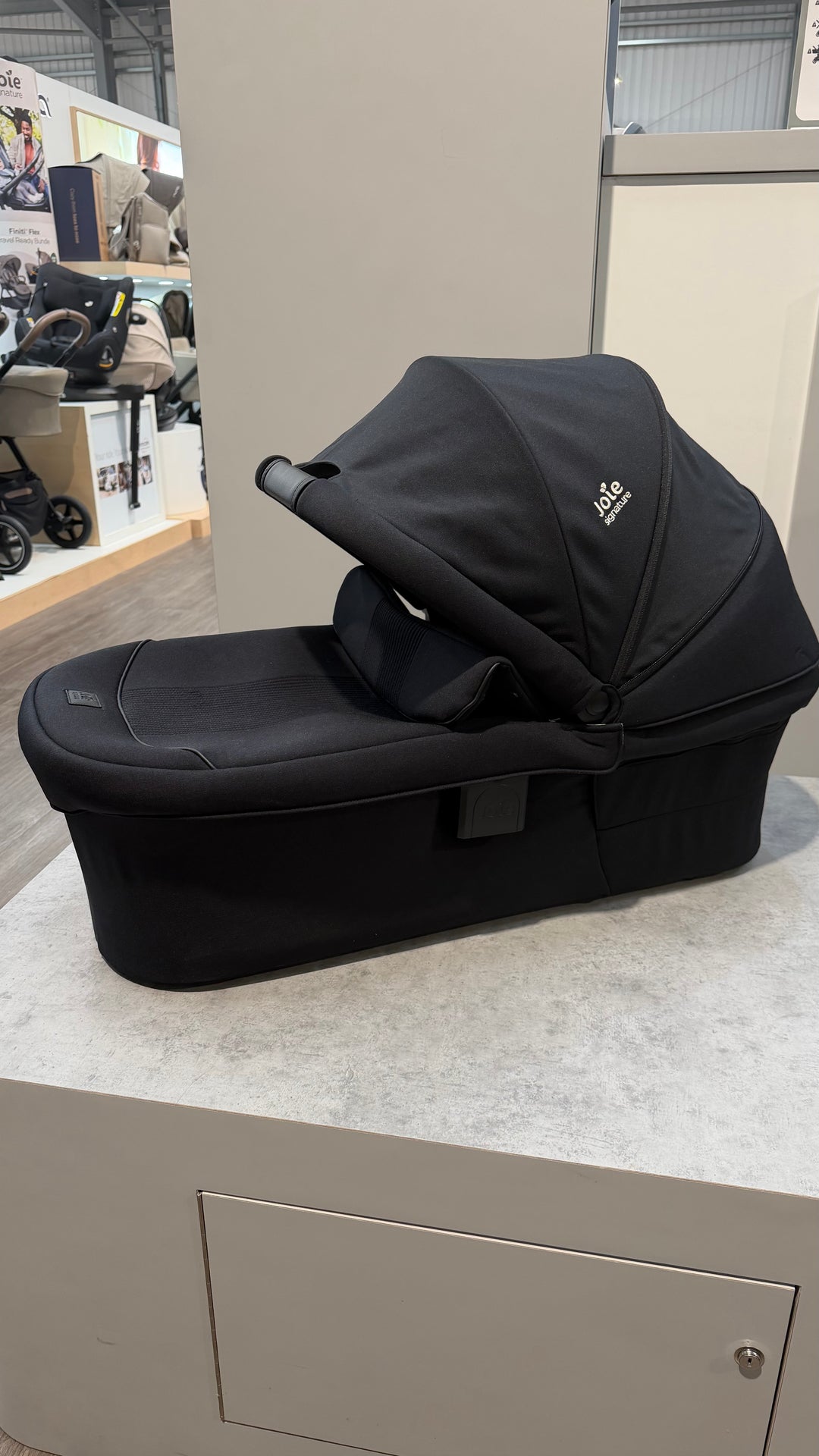 EX DISPLAY Joie Ramble XL Carrycot - Eclipse
