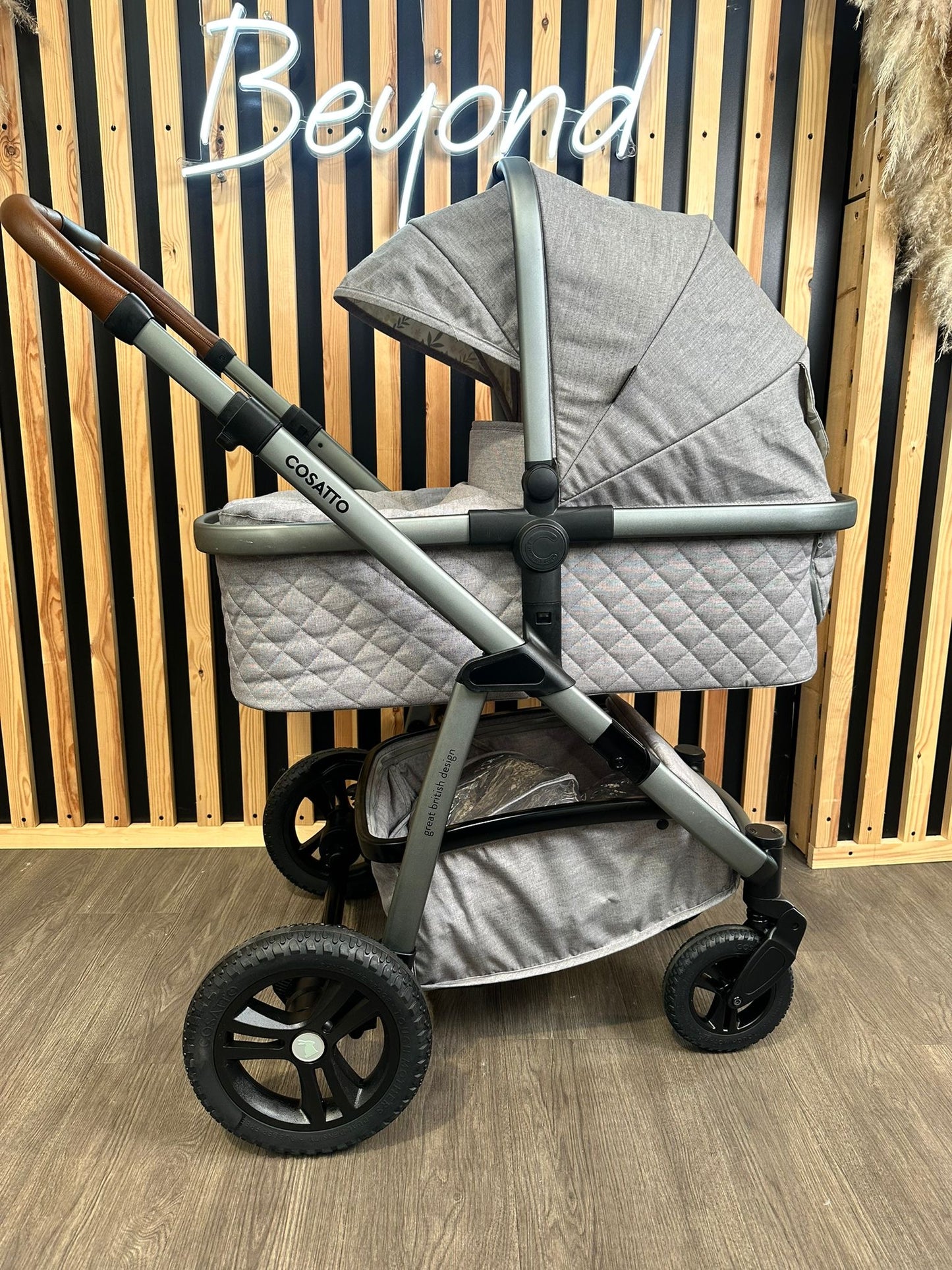 PRE LOVED Cosatto Wow 3 Travel System - Bobtail