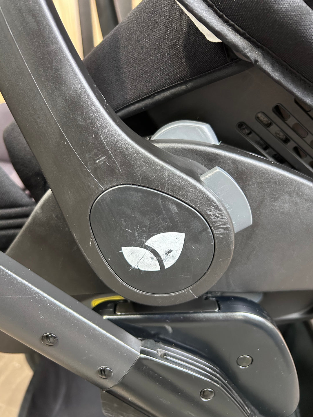 PRE LOVED Nuna Mixx Travel System - Caviar