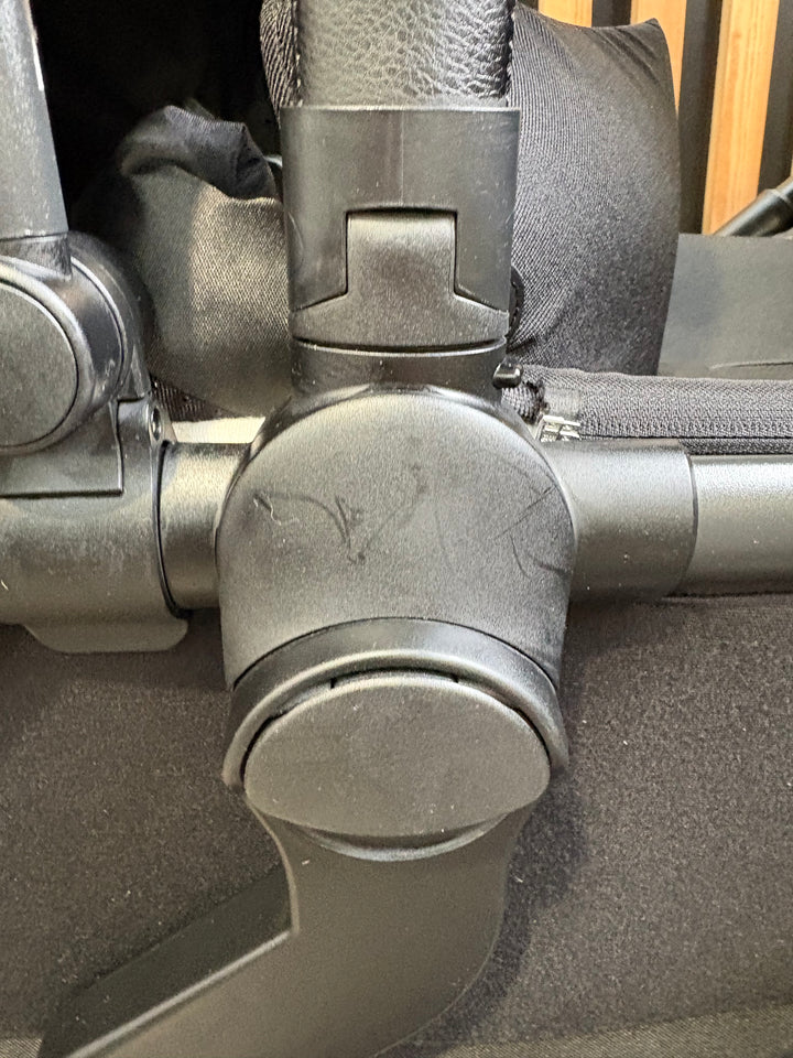 PRE LOVED Silver Cross Wave Double Pushchair - Onyx