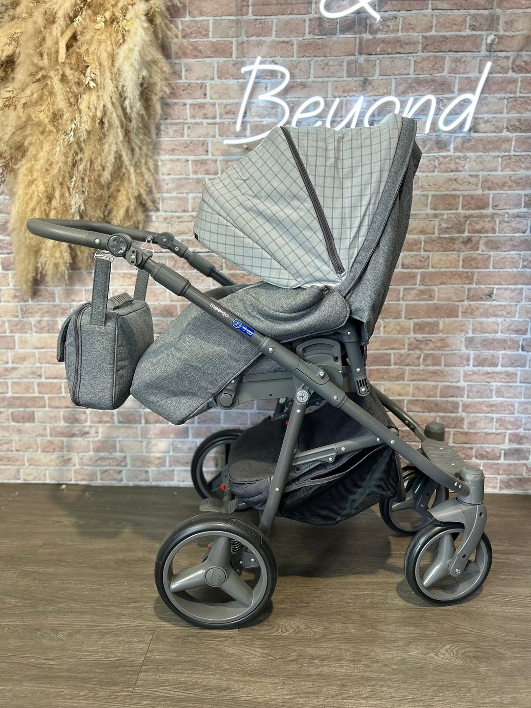 EX DISPLAY Mee-Go Santino Travel System - Grey Check