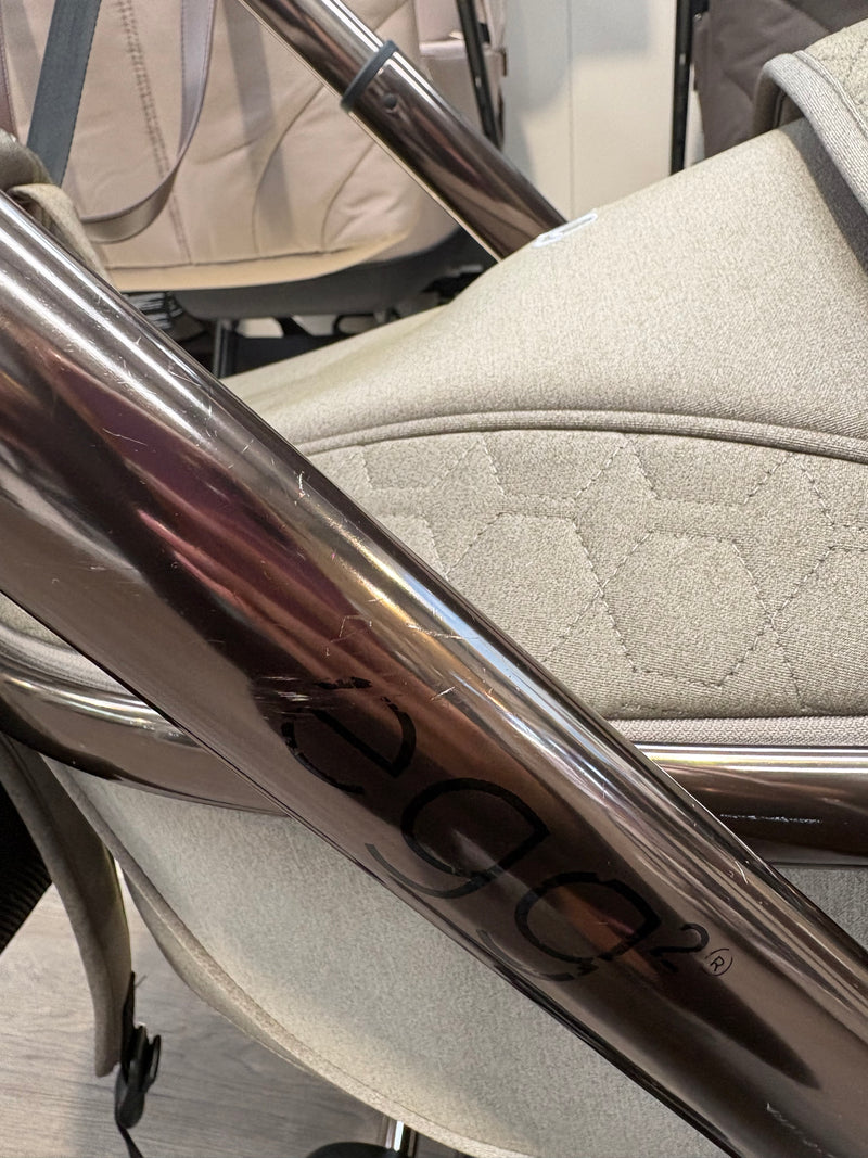 PRE LOVED egg2 Travel System w/ BRAND NEW egg Shell Car Seat - Mink