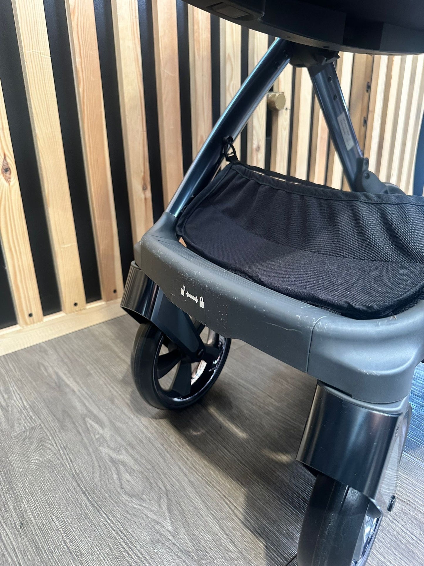PRE LOVED Babystyle Oyster4 Travel System - Mulberry