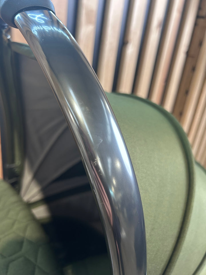 PRE LOVED egg2 Travel System - Olive