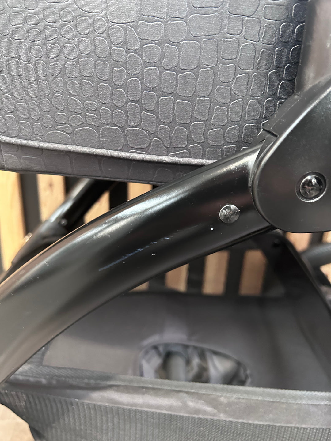 PRE LOVED egg2 Travel System - Jurassic Gold