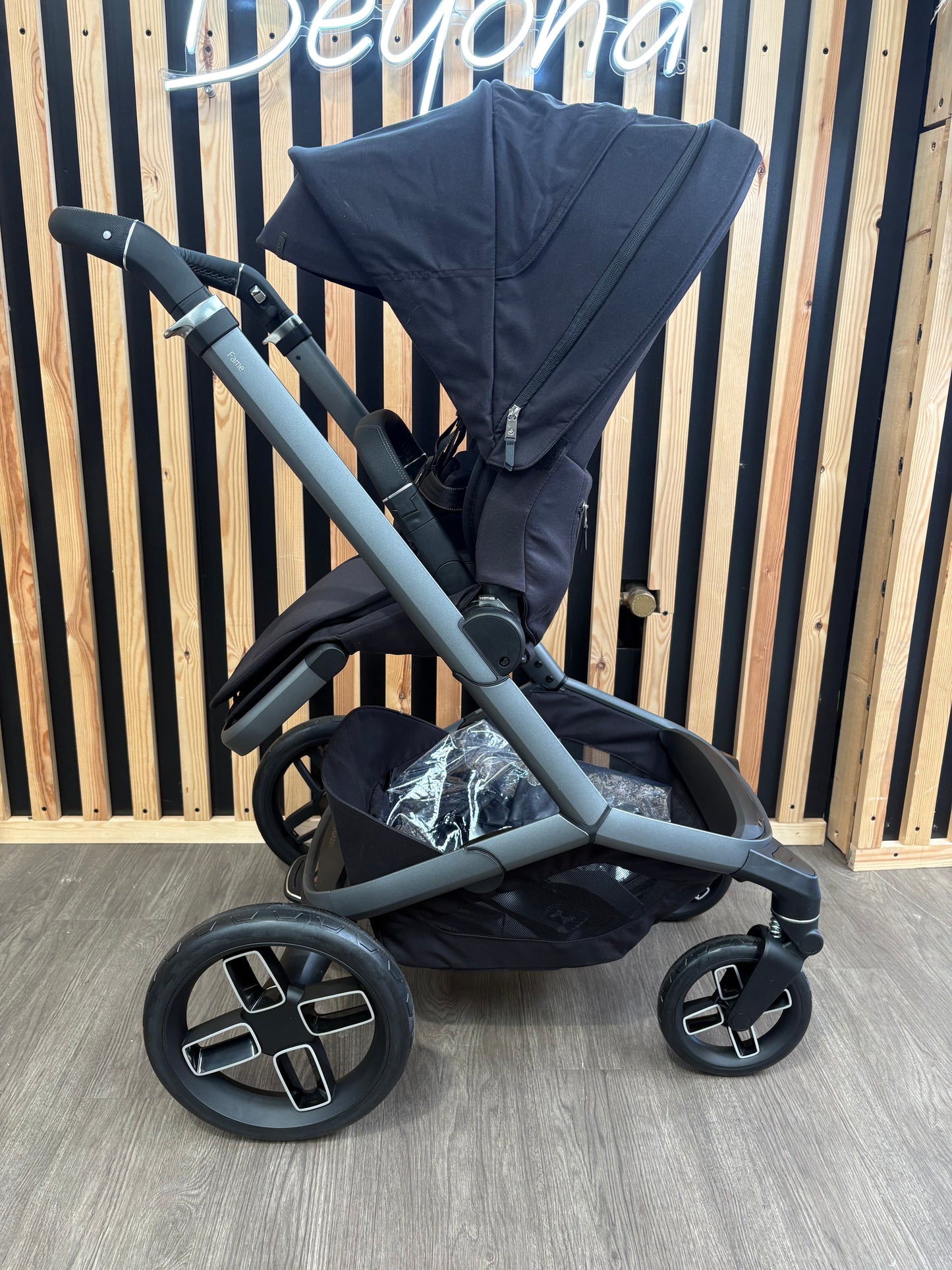 PRE LOVED Maxi-Cosi Fame Pushchair - Twillic Black