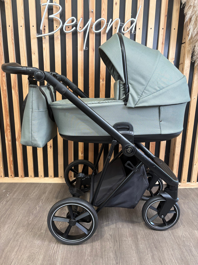 PRE LOVED Babystyle Prestige Vogue Travel System - Eden