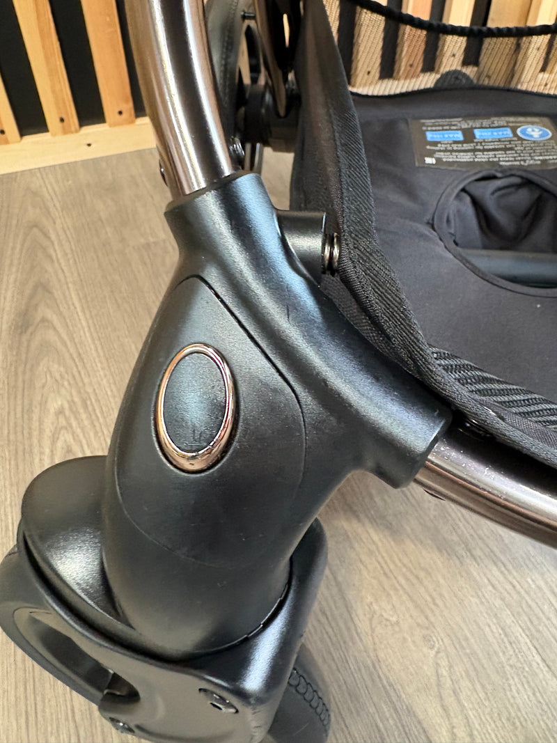 PRE LOVED egg3 Travel System - Hunter Green