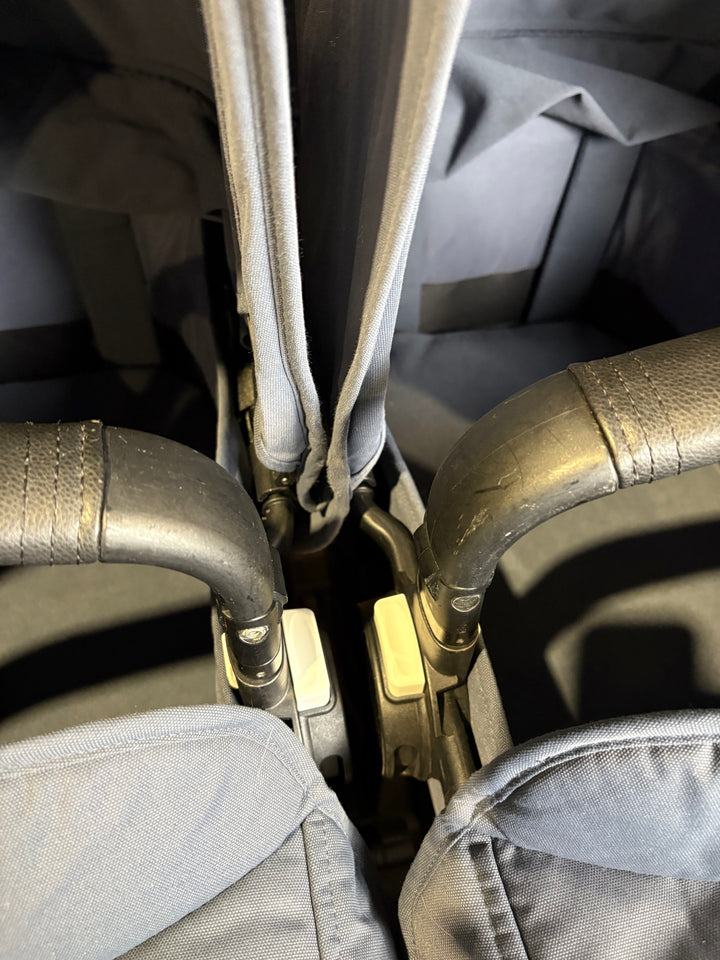 PRE LOVED Bugaboo Donkey5 Twin Bundle - Stormy Blue