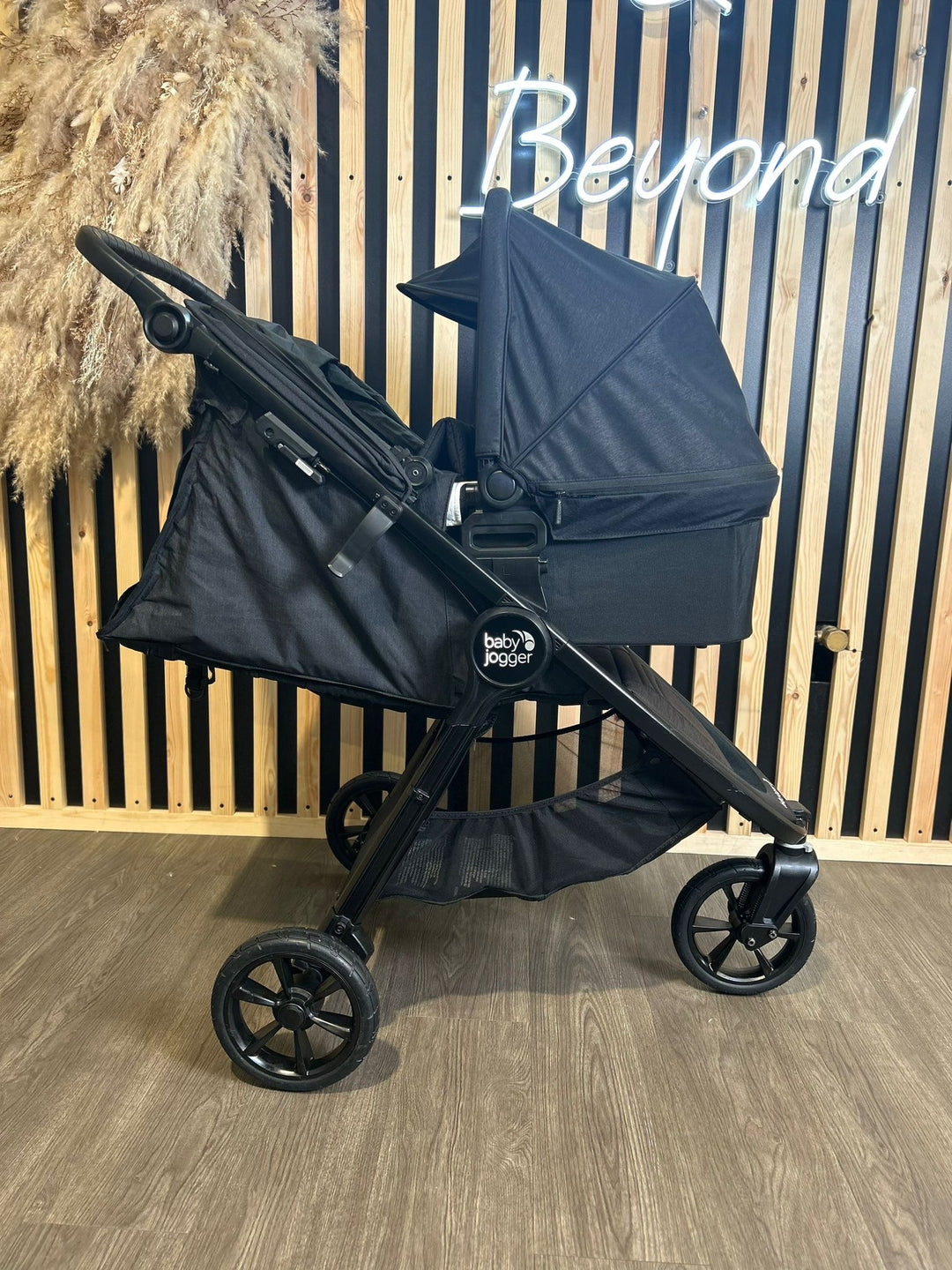 PRE LOVED Baby Jogger City Mini GT2 Stroller and Carrycot - Opulent Black