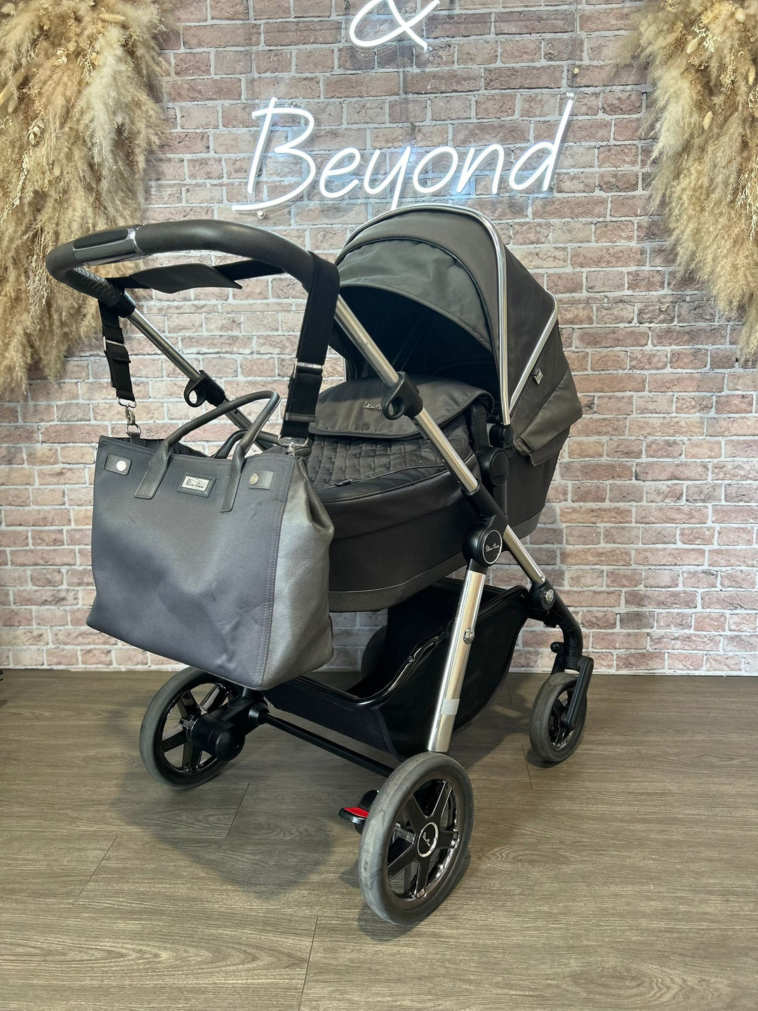 PRE LOVED Silver Cross Pioneer 21 Travel System - Clay