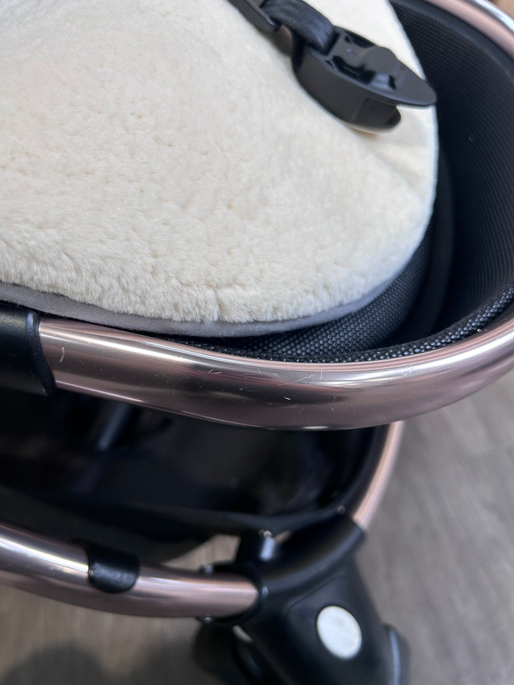 PRE LOVED egg Pushchair + Footmuff - Diamond Black