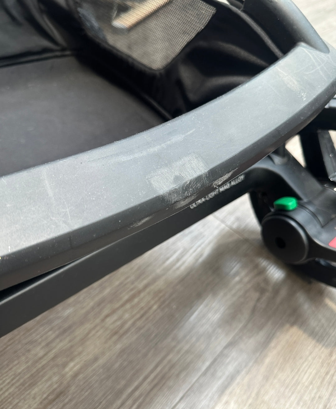 PRE LOVED Silver Cross Wave ONYX Chassis + Wheels