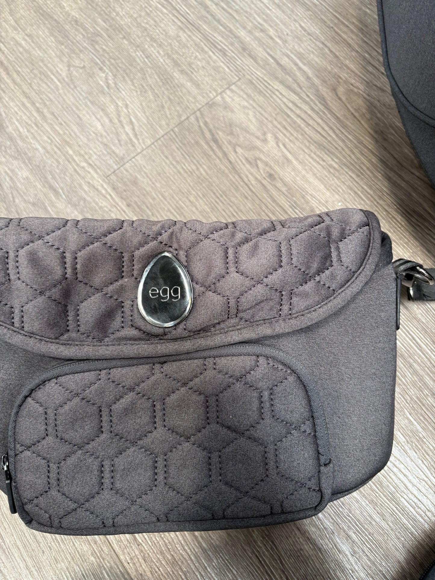 PRE LOVED egg3 Travel System - Carbonite