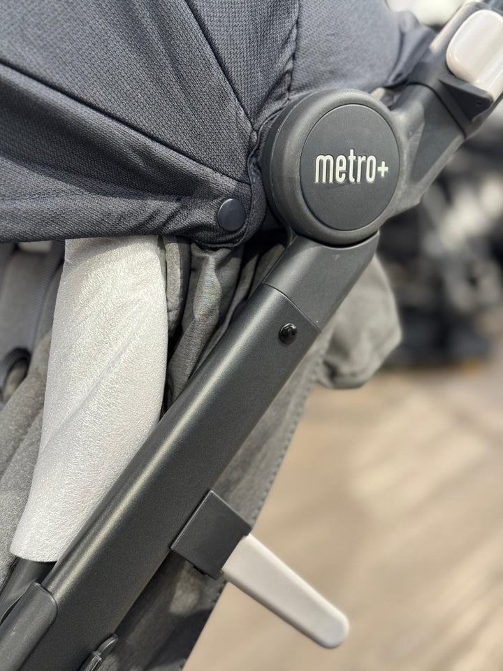 OPEN BOX Ergobaby Metro + Deluxe Stroller - London Grey